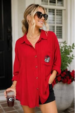 UGA Vintage Georgia Bulldogs Button Up Women's 18 Football Sportswear Game Day